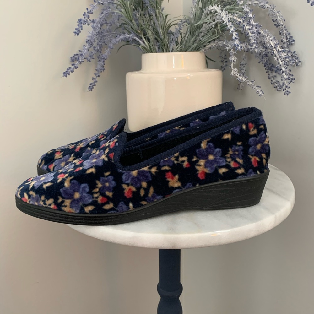Vintage Sears Tradition velvet loafers